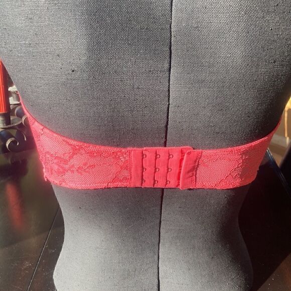 Victoria’s Secret underwire  adjustable halter lace bralette 34DD Salmon - Picture 4 of 8